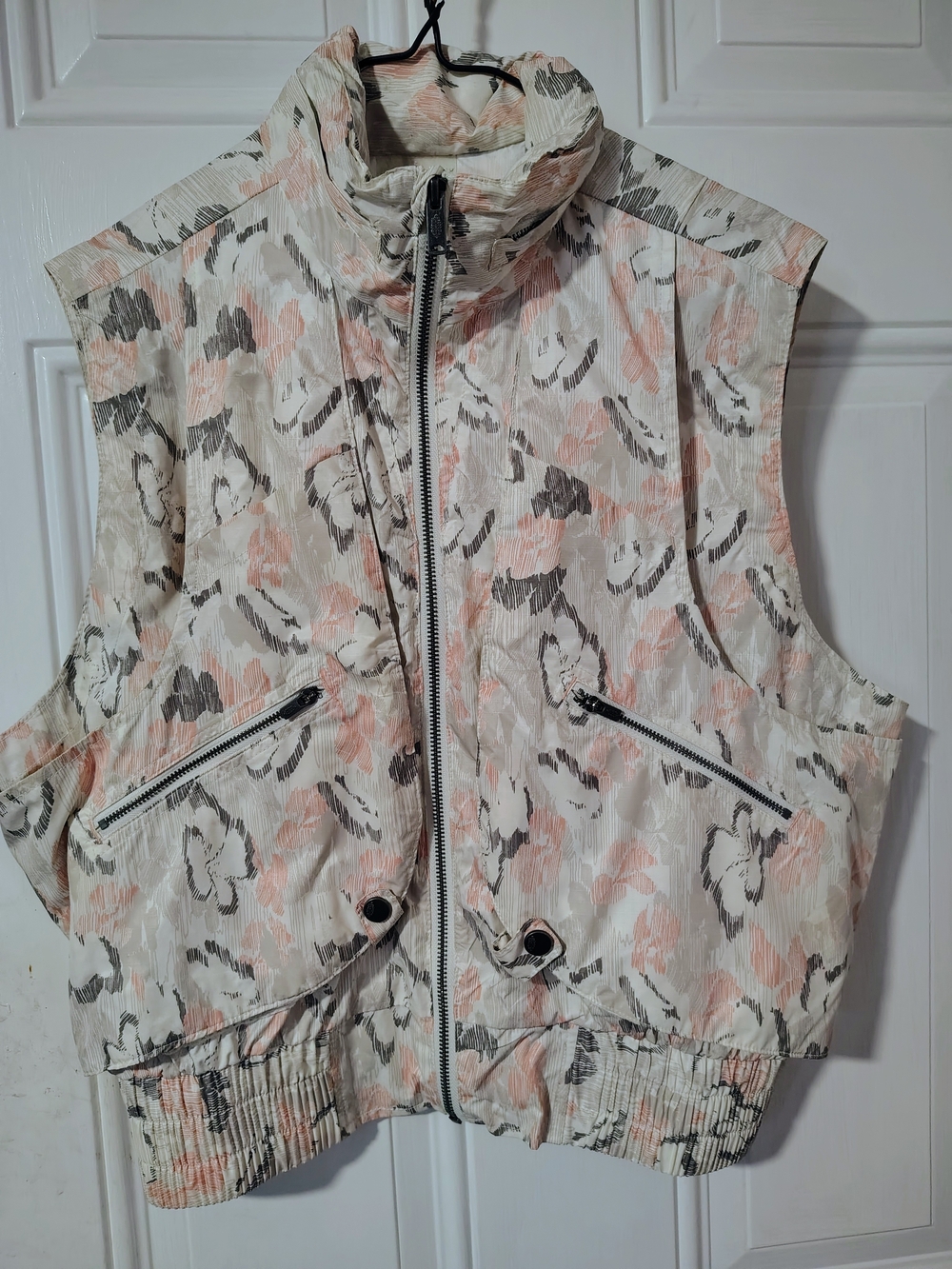 Free People Sleeveless Zip-Up Vest in Soft Pink, Gray & Cream Floral Print